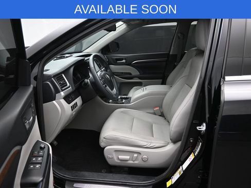 Certified 2016 Toyota Highlander Limited AWD/4WD image 9