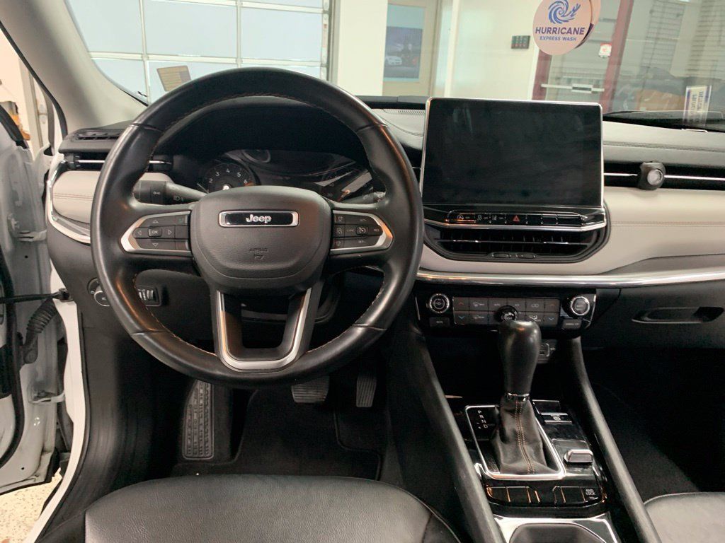 Used 2022 Jeep Compass Limited AWD/4WD image 9