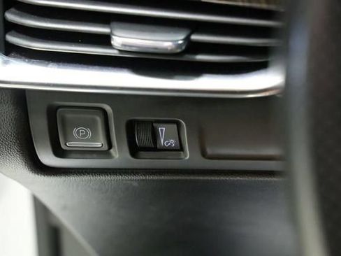 Used 2023 Cadillac XT4 Sport FWD image 34