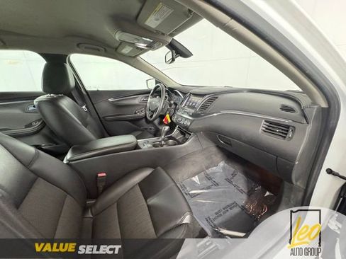 Used 2016 Chevrolet Impala LT w/ Convenience Package FWD image 9