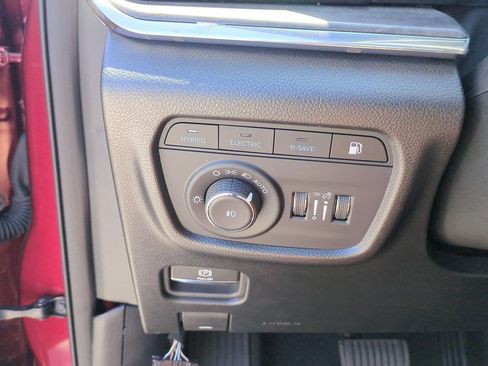 Used 2024 Jeep Grand Cherokee Overland w/ Trailer Tow Package AWD/4WD image 18