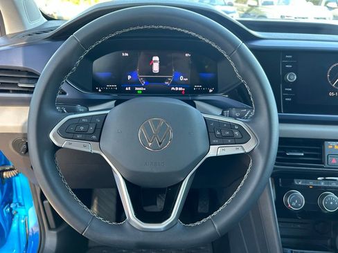 Certified 2023 Volkswagen Taos SE FWD image 22