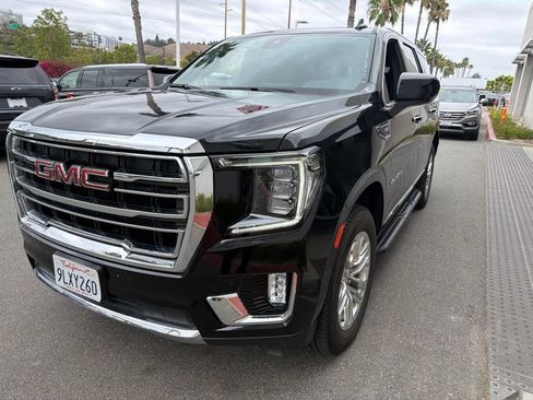Used 2024 GMC Yukon SLT AWD/4WD image 2