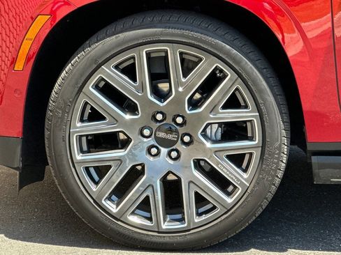 Certified 2026 GMC Yukon Denali Ultimate AWD/4WD image 10