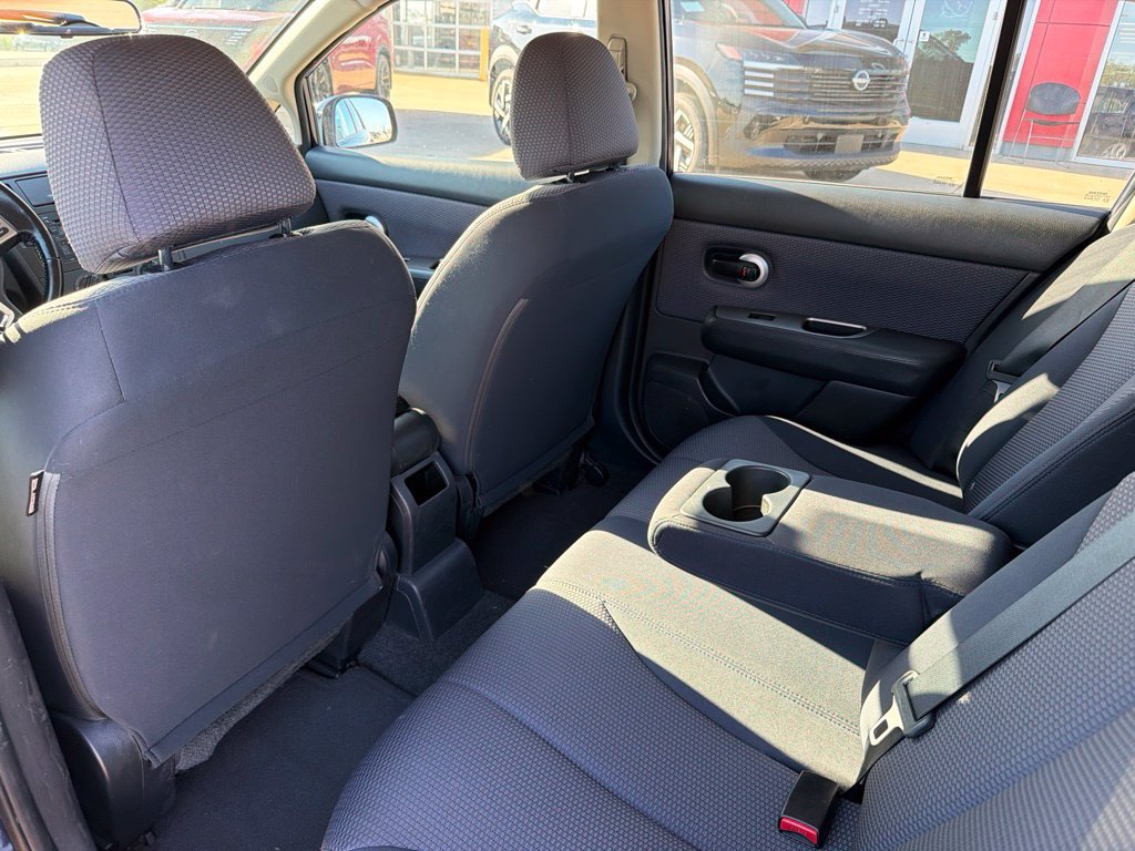 Used 2008 Nissan Versa Hatchback w/ Convenience Pkg FWD image 17