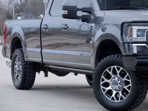 Used 2021 Ford F350 Lariat w/ Lariat Ultimate Package image 3