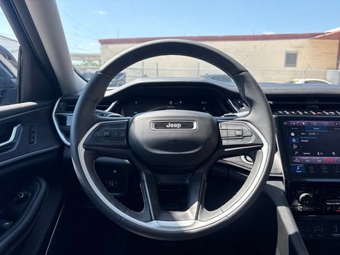 Used 2023 Jeep Grand Cherokee 4WD 4xe image 19