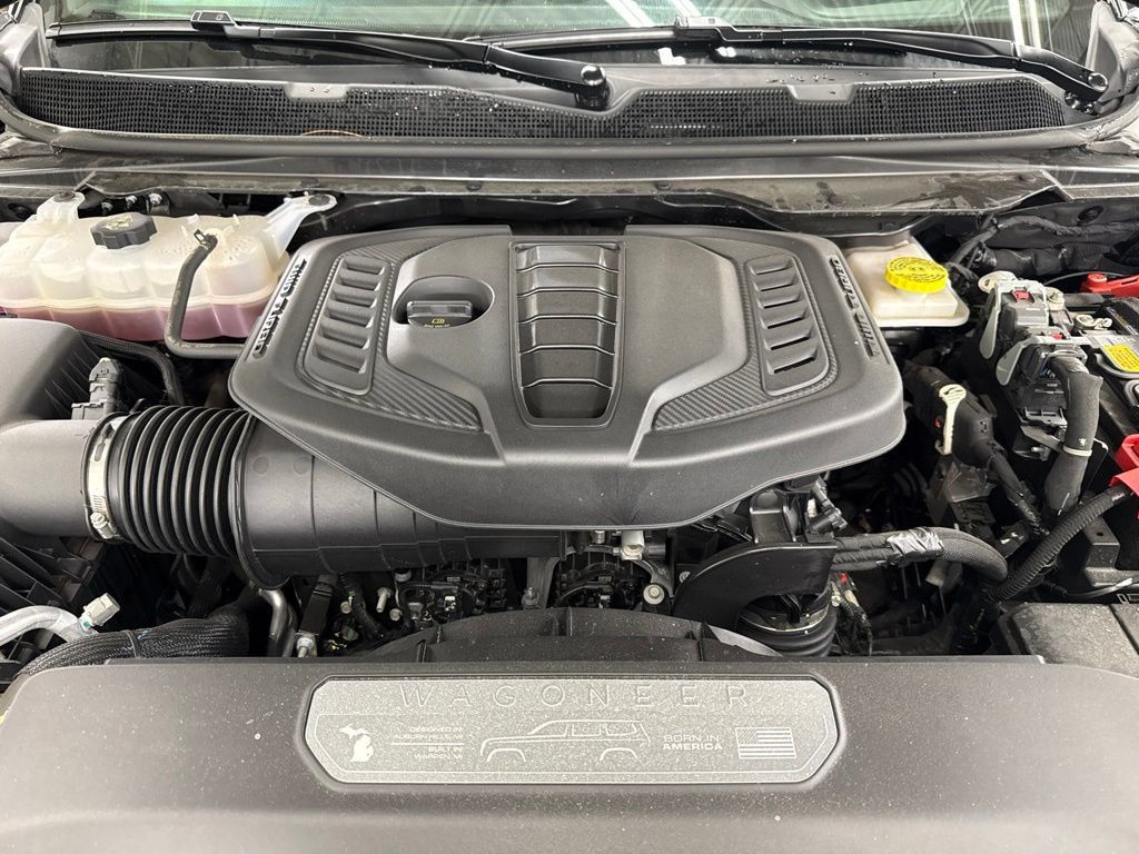 Used 2025 Jeep Wagoneer Series III AWD/4WD image 12