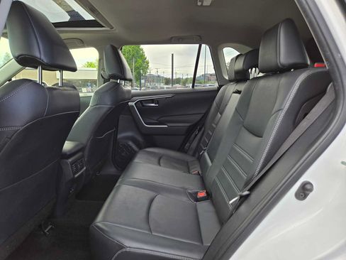 Used 2020 Toyota RAV4 XLE Premium AWD/4WD image 18