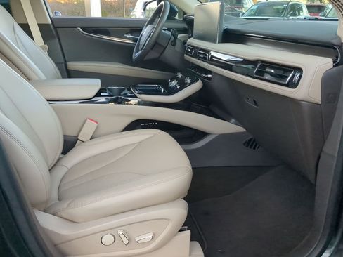 Used 2023 Lincoln Nautilus Reserve w/ Luxury Package image 24