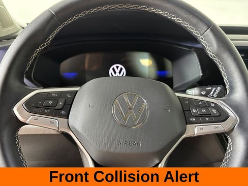 Used 2023 Volkswagen Taos SE FWD image 13