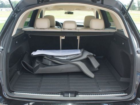 Used 2020 Mercedes-Benz GLC 300 image 17