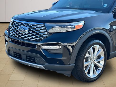 Used 2023 Ford Explorer Platinum w/ Technology Package AWD/4WD image 36