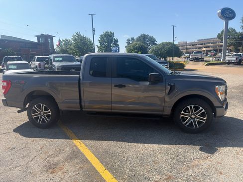 Used 2022 Ford F150 XL w/ STX Appearance Package RWD image 4