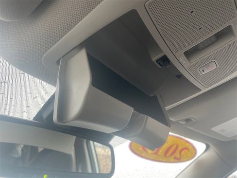 Used 2019 Nissan Rogue SL w/ Premium Package image 21