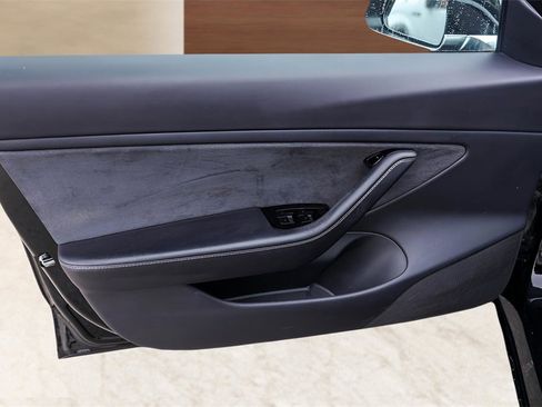 Used 2018 Tesla Model 3 Long Range image 21