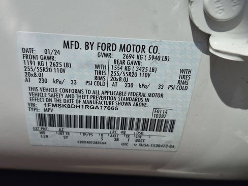 Used 2024 Ford Explorer XLT w/ Equipment Group 202A AWD/4WD image 37