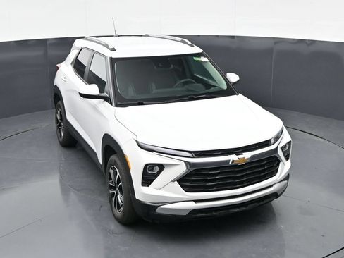 Used 2025 Chevrolet TrailBlazer LT w/ Driver Confidence Package AWD/4WD image 28