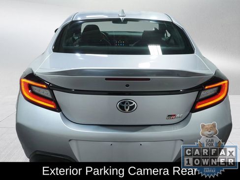 Used 2023 Toyota GR86 Premium w/ ALL Weather Mat Package (TMS) RWD image 7
