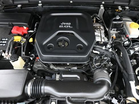 Used 2021 Jeep Wrangler Unlimited Sport AWD/4WD image 16