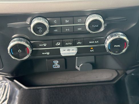 Used 2024 Ford F150 XLT AWD/4WD image 24