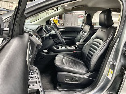 Used 2024 Ford Edge SEL image 11