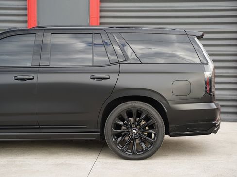 Used 2026 Cadillac Escalade V w/ LPO, ONYX Package image 12