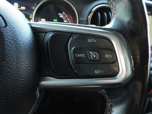 Used 2021 Jeep Wrangler Unlimited Sahara image 29