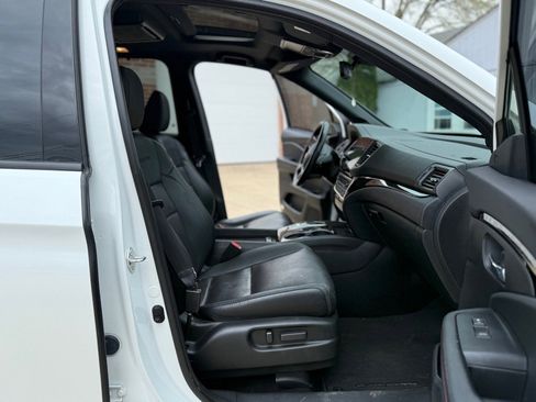 Used 2021 Honda Pilot Black Edition image 12
