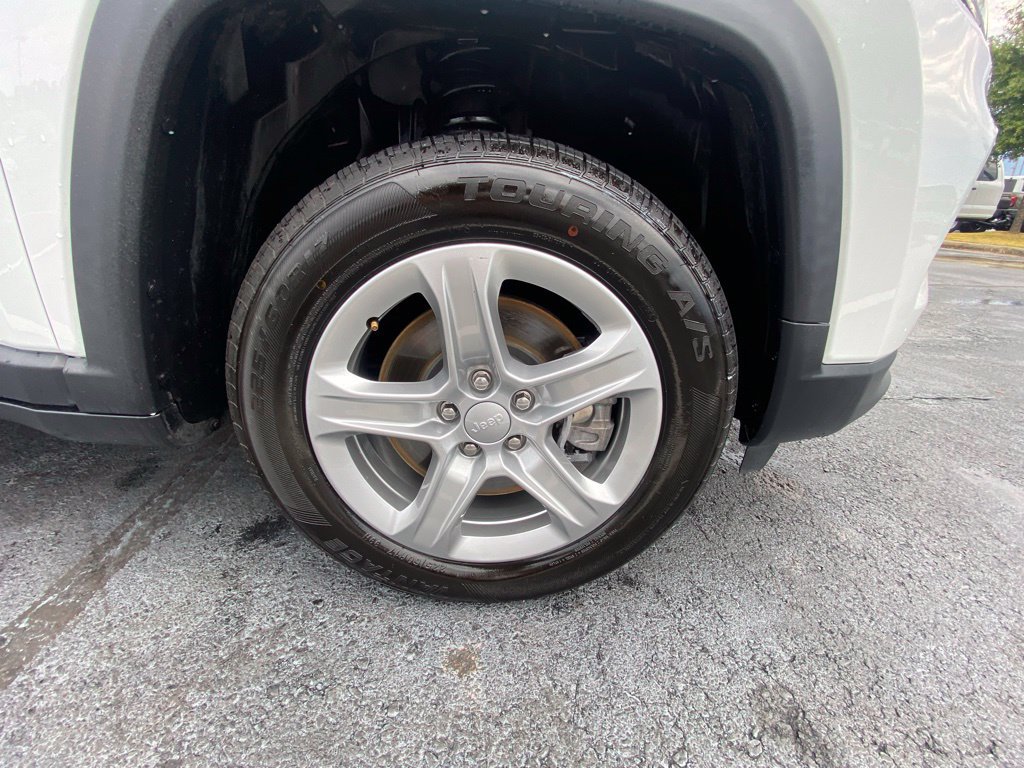 Used 2024 Jeep Compass Latitude AWD/4WD image 29