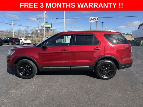 Used 2018 Ford Explorer XLT image 25