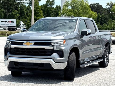 Used 2024 Chevrolet Silverado 1500 LT w/ Safety Package AWD/4WD image 3