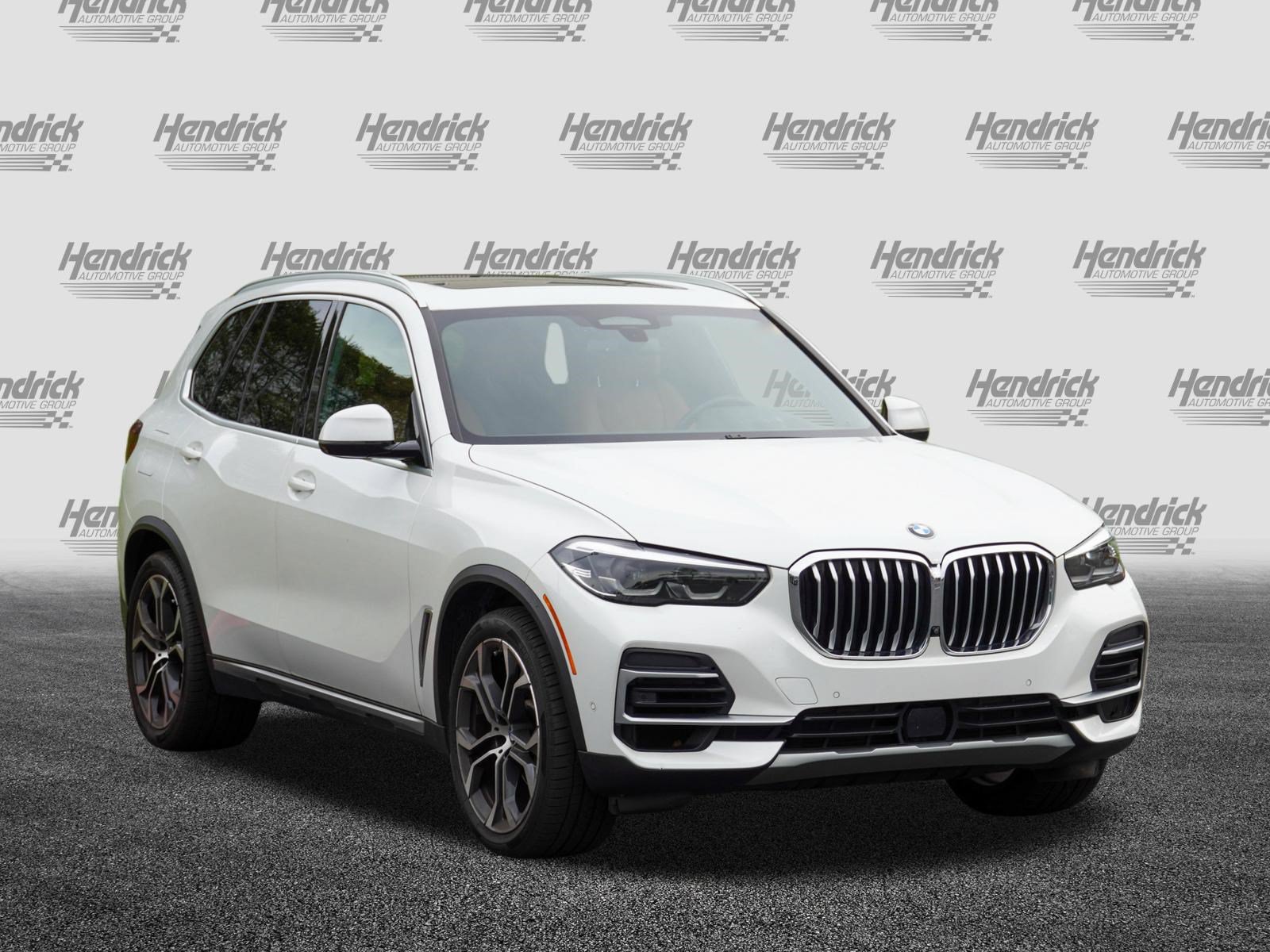 Used 2022 BMW X5 sDrive40i RWD image 2
