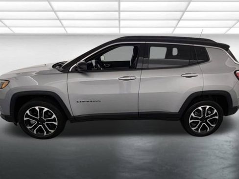Used 2023 Jeep Compass Limited AWD/4WD image 3