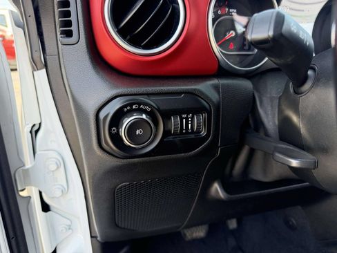 Used 2021 Jeep Wrangler Unlimited Rubicon w/ Uconnect 4C Nav & Sound Group AWD/4WD image 22