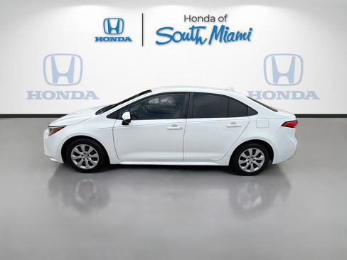 Used 2020 Toyota Corolla LE FWD image 4