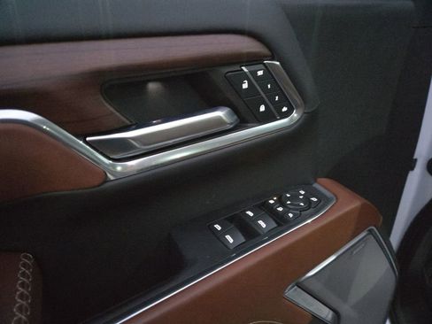 Used 2024 GMC Sierra 3500 Denali Ultimate image 10