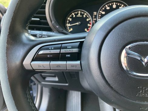 Used 2021 MAZDA MAZDA3 s FWD image 17