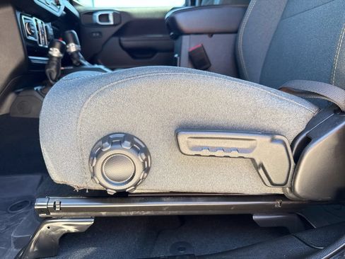 Used 2024 Jeep Gladiator Sport AWD/4WD image 27