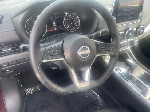 Used 2025 Nissan Sentra SV image 28