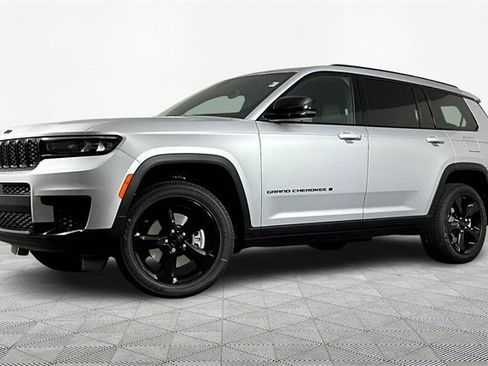 New 2025 Jeep Grand Cherokee L Altitude image 1