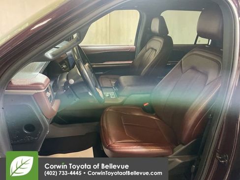 Used 2024 Ford Expedition Limited image 15