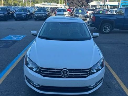 Used 2014 Volkswagen Passat TDI SEL Premium FWD image 2