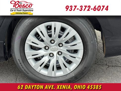 Used 2013 Toyota Camry LE image 7