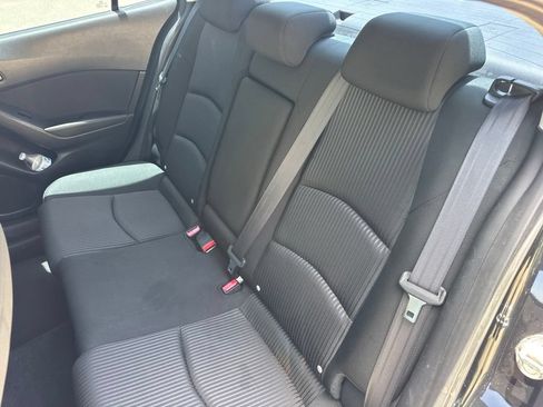 Used 2016 MAZDA MAZDA3 i Touring FWD image 11
