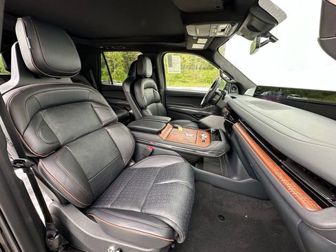 New 2026 Lincoln Navigator Black Label AWD/4WD image 23