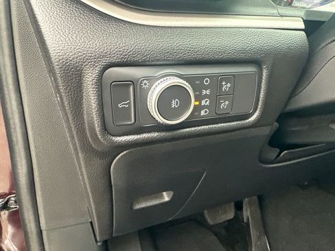 Used 2022 Ford Explorer XLT w/ Equipment Group 202A AWD/4WD image 21