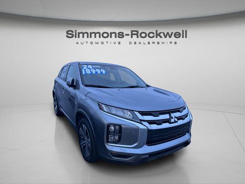 Used 2024 Mitsubishi Outlander Sport SE image 2