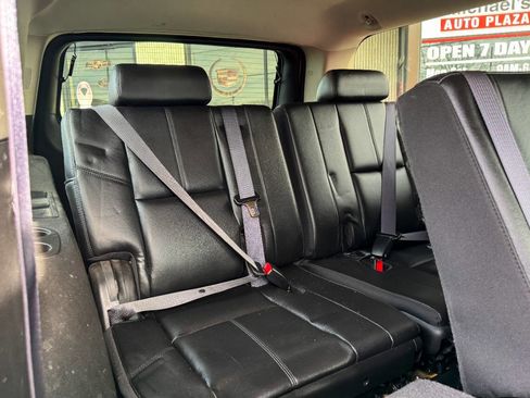 Used 2011 Chevrolet Suburban 2500 image 21