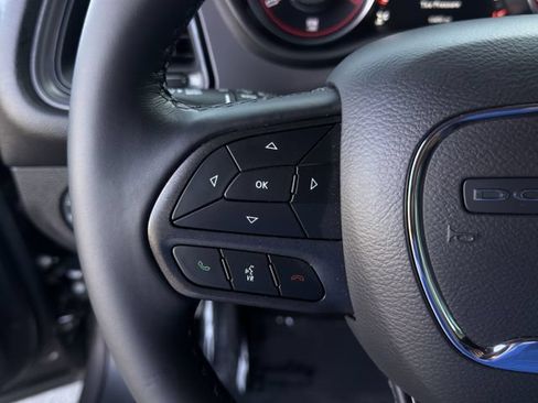 Used 2023 Dodge Challenger SXT RWD image 12